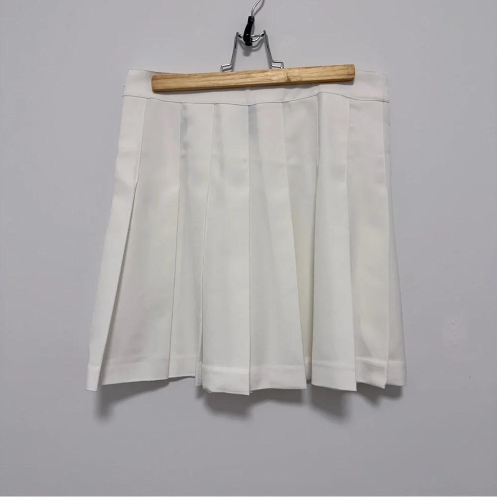 Chic White Pleated Mini Skirt - Picture 2 of 2